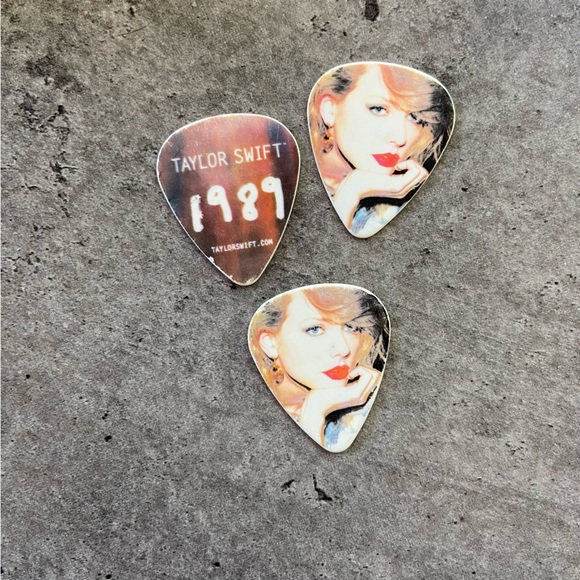 Taylor Swift Other - RARE Taylor Swift 1989 Guitar Picks